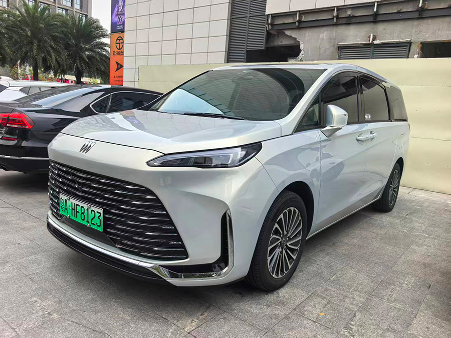 别克GL8陆尚